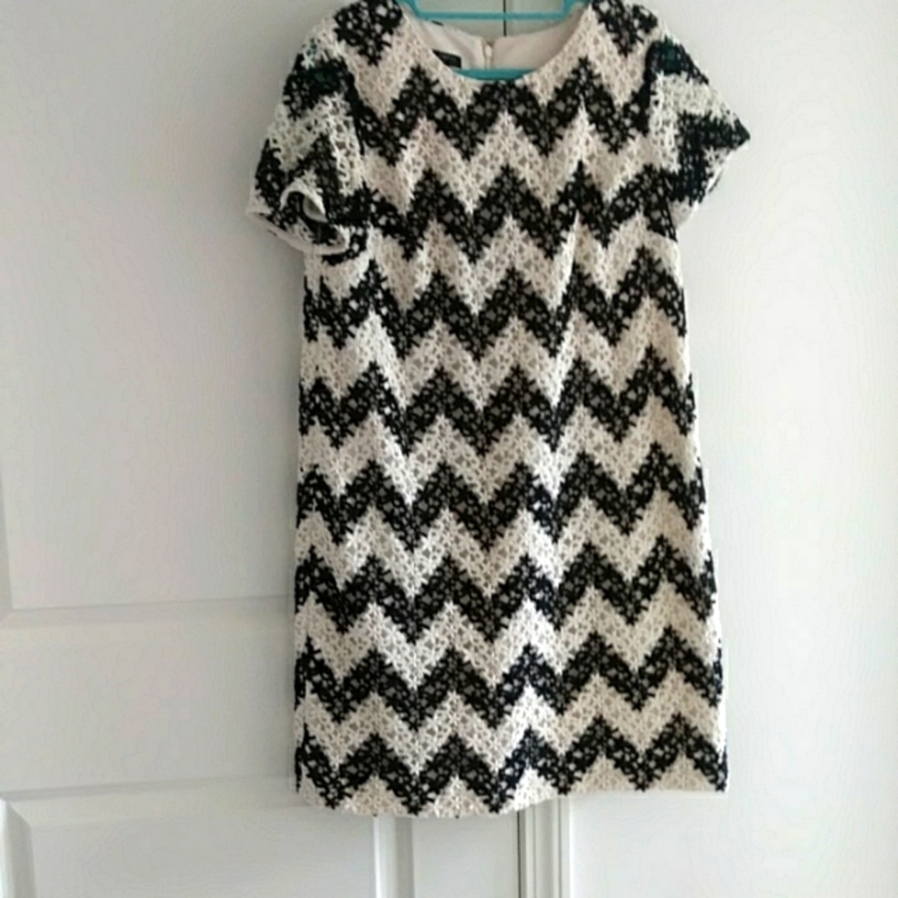 Beautiful short sleeve embroidered dress